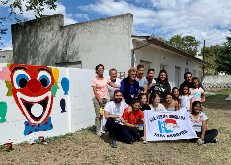 Jóvenes del CAS Fortín Machado efectuaron tareas en jardines del distrito