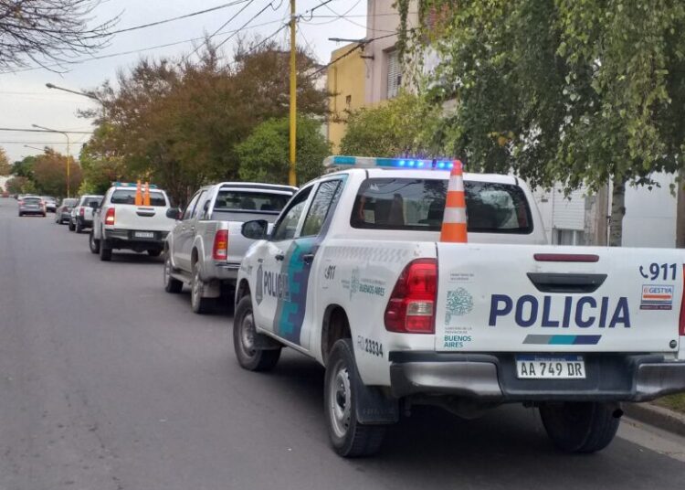 Robaron dinero, un led y un plumón en una vivienda próxima a la Plaza del Árbol