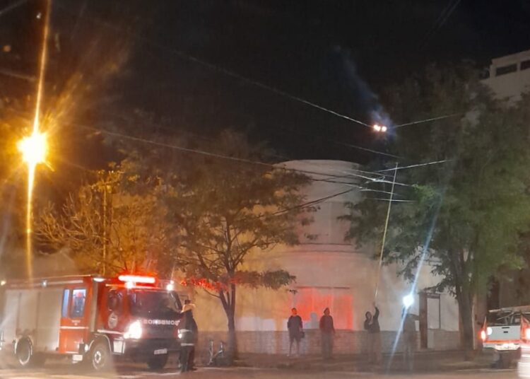 Sofocaron un incendio de cables en Rivadavia y Balcarce