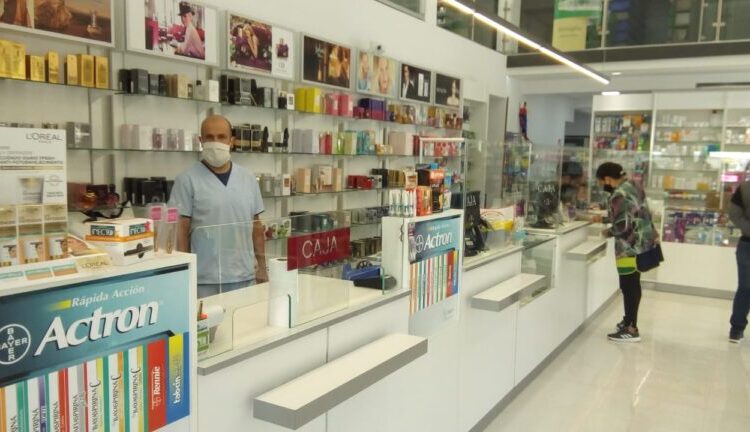 Empleados de Comercio recibió dosis de vacunas antigripales y las aplicará en su farmacia