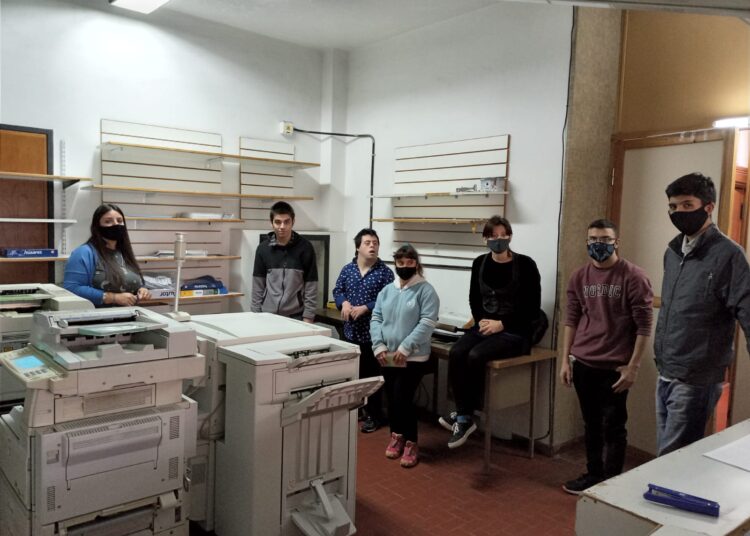 Inauguraron un centro de copiado en CRESTA que será atendido por alumnos de la Escuela 501