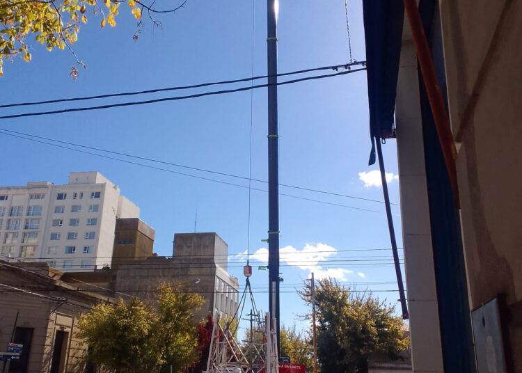 Removieron la parte superior de la antena de Telefónica