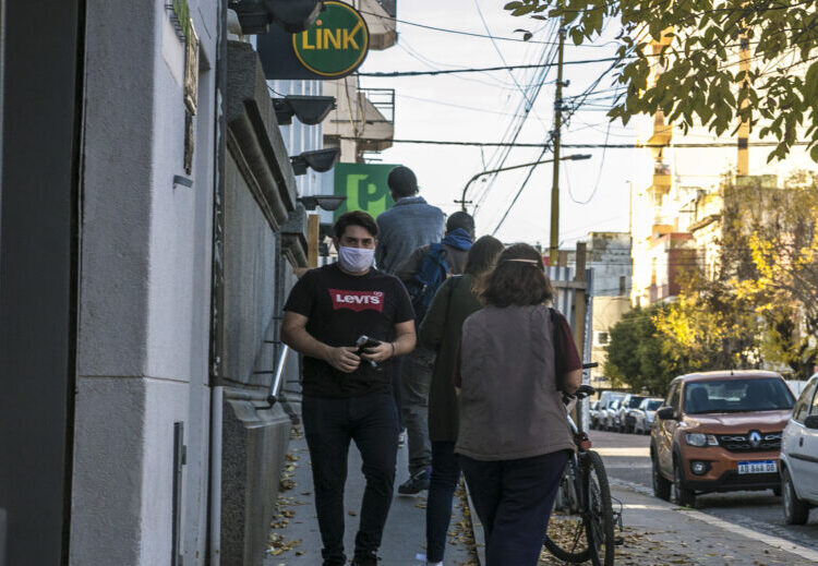 Por el paro bancario del jueves, adelantan pago a beneficiarios de ANSES al miércoles