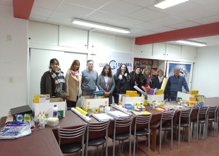 El Club 24 de Abril donó elementos por más de $100 mil a escuelas y jardines
