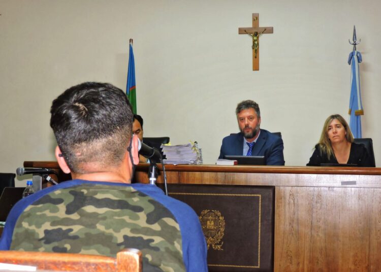 Bahía Blanca: pidieron seis años y medio de cárcel al acusado de vender droga y utilizar a un menor