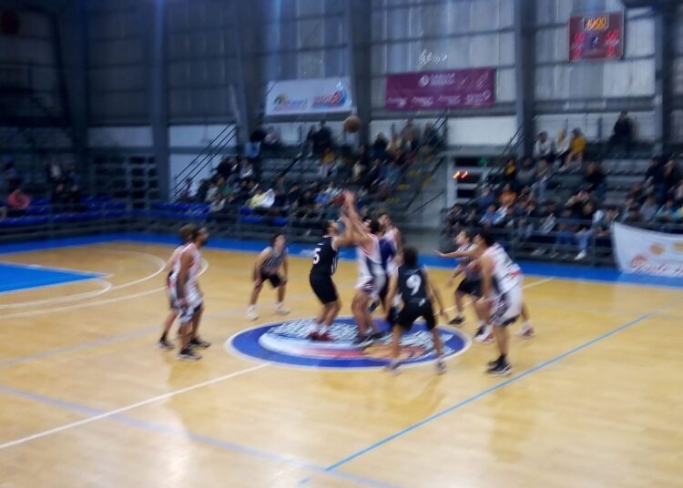 Oficial de Básquet: Costa Sud, Blanco y Negro y Alumni arrancaron con el pie derecho
