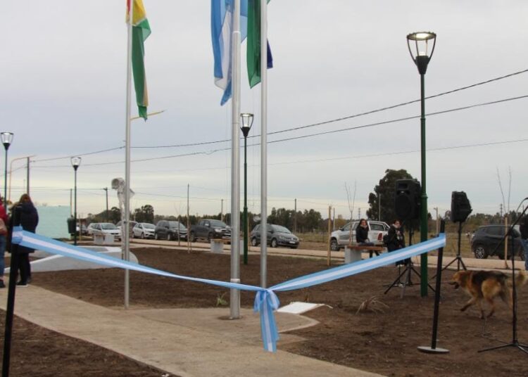 Inauguraron la Plazoleta Luisa Marino en Viamonte al 1400