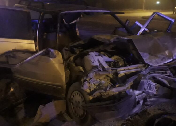 Choque en la madrugada originó tres heridos, rescate de Bomberos y traslado a Bahía Blanca