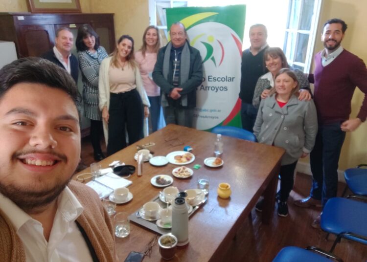 Sánchez visitó el Consejo Escolar y dialogó con los consejeros