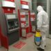 Tras el alza en casos de Covid 19, desinfectan cajeros automáticos