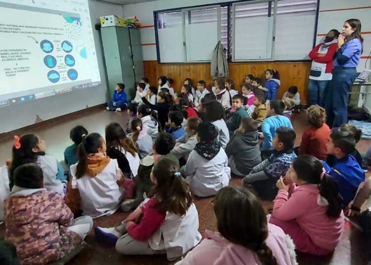 Gestión Ambiental dictó charlas en la Escuela 14