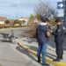 Iban tres en una moto, sin cascos y los chocaron en Larrea y Rivadavia