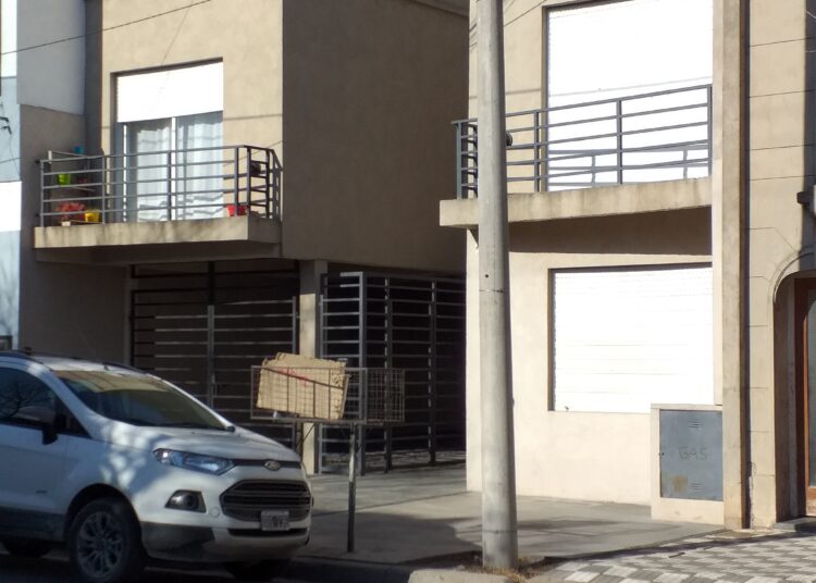 Entraron a robar a un complejo de departamentos próximo a Plaza España
