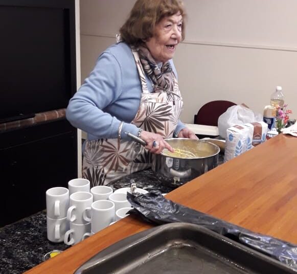 Las Mercantiles elaboraron tortas para el Hogar de Ancianos