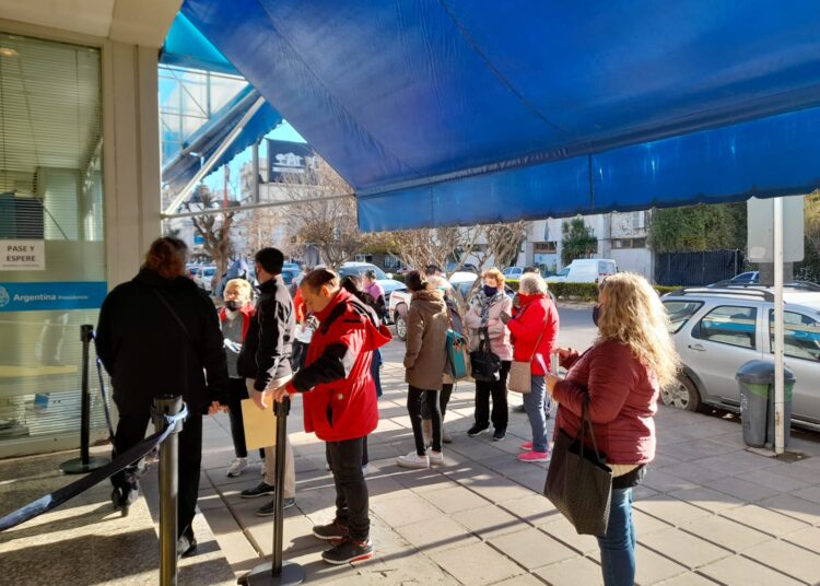 Colas en ANSES para tramitar los subsidios energéticos