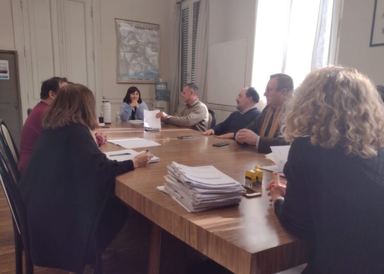 Aumento de tasas: no sube a sesión, la oposición rechaza la suba del 32% y en setiembre no se aplica