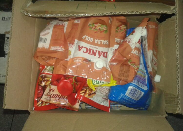 Tras denuncia anónima, decomisaron alimentos vencidos en un comercio