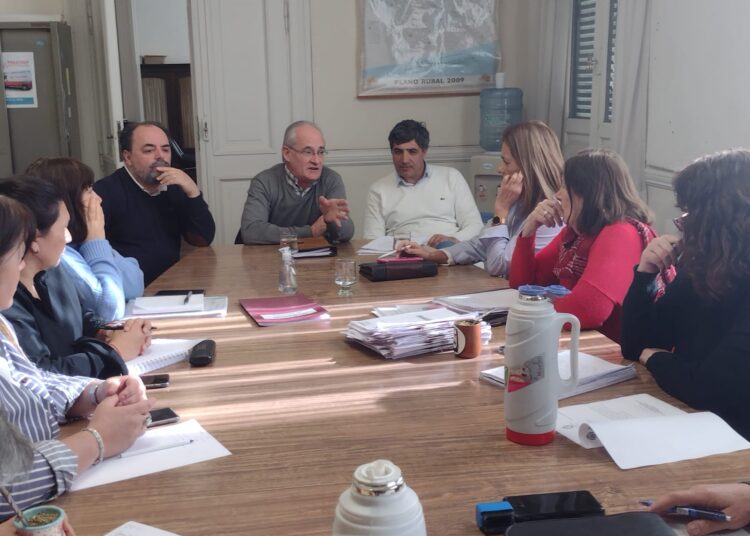 Primavera en Claromecó: tras reunión de coordinación, piden responsabilidad a padres que alquilen viviendas y evitar «libertinaje»