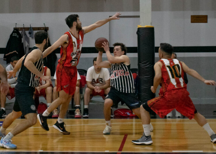 Blanco y Negro ganó y sueña con desbancar al Celeste de la punta