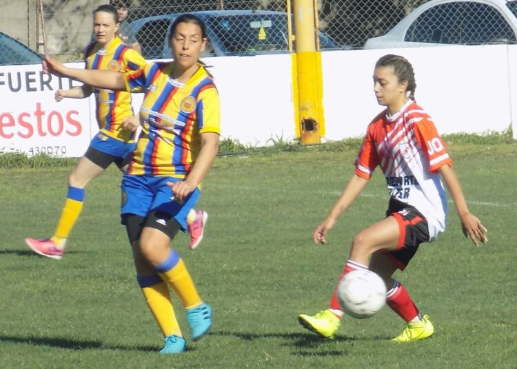 Golearon Huracán y Colegiales en los anticipos de la 12º fecha del Femenino