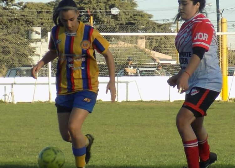 Golearon Huracán y Colegiales en los anticipos de la 12º fecha del Femenino