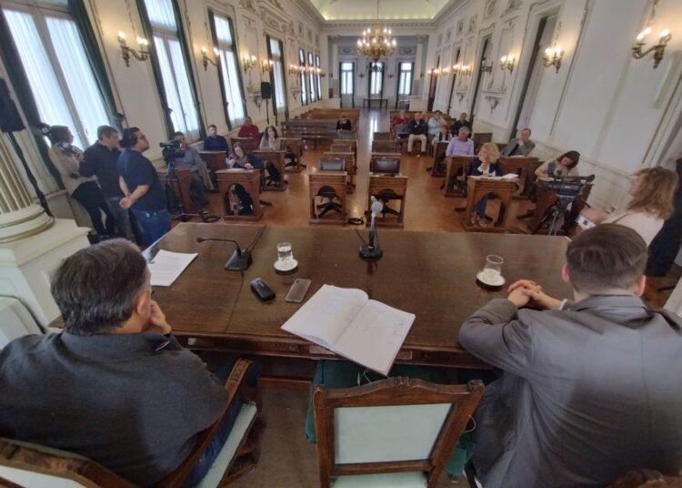 Y sigue: ahora, el peronismo cuestionó el «amedrentamiento y la soberbia» del Ejecutivo tras la fallida interpelación