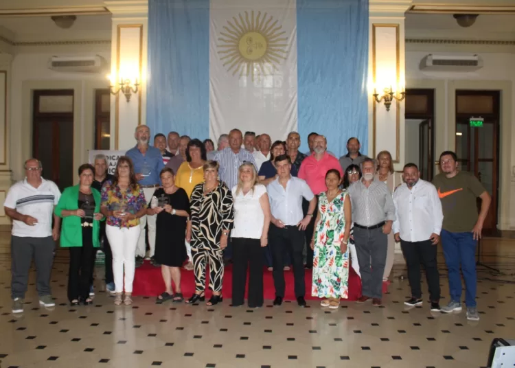 Reconocieron a jubilados municipales
