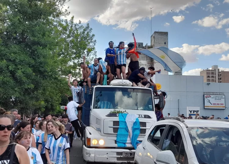 Así festejaron los tresarroyenses la tercera copa del mundo