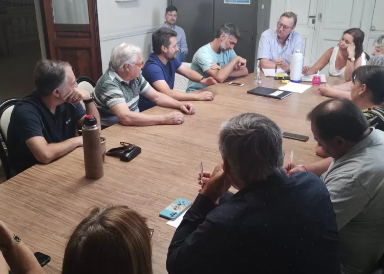 Vecinos de Claromecó se resisten a que se instale un boliche a cielo abierto cerca del Faro y piden relocalizarlo