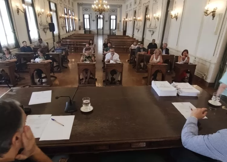 Vuelta a la realidad: ya pasaron el Mundial y los festejos, ahora a pagar las tasas en 2023 con un aumento promedio del 75%