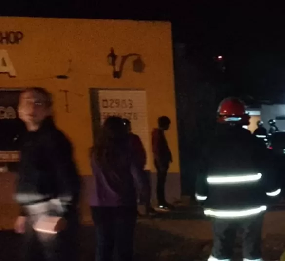 Mal arranque de año en Claromecó: por una brasa, Bomberos debieron intervenir en un patio