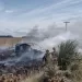 Daños totales por incendio de un utilitario tras vuelco en el ingreso a Claromecó