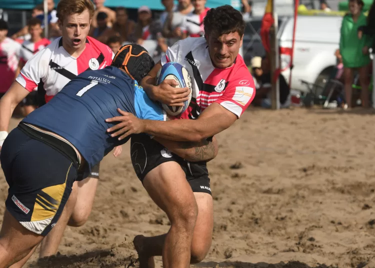 Viento costero y mucho público en el Seven playero