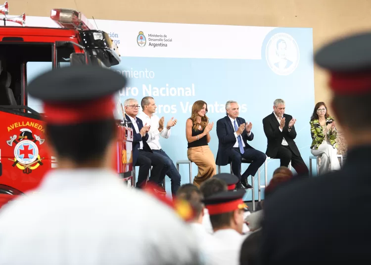 Alberto Fernández presentó el Seguro Nacional de Bomberos Voluntarios