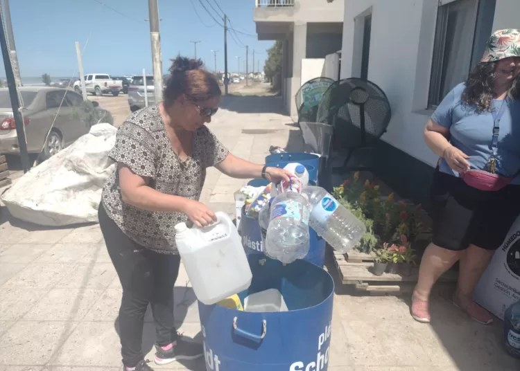 Realizaron jornada de ecocanje en Claromecó