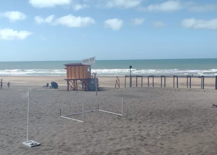 Tras la lluvia, clima fresco: los churros y el mate ganan terreno en Claromecó