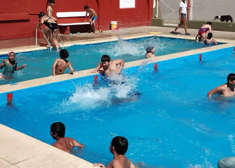Lanzaron el programa Escuelas Abiertas en Verano para nueve sedes del distrito