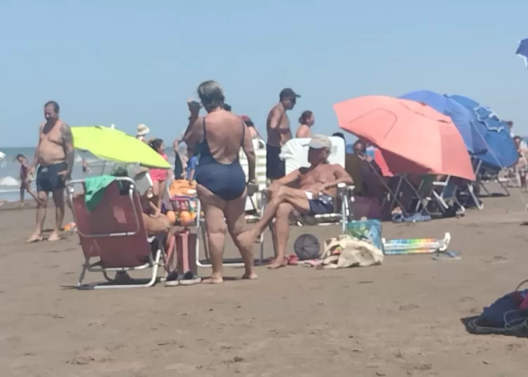 Pileta o playa, el alerta naranja se combate como se puede