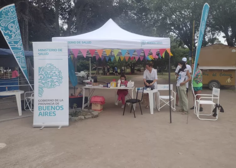 Instalaron un gazebo para testeos y chequeos sanitarios gratuitos en la Plaza Luis Piedrabuena