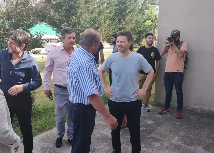 Costa, de Producción, visitó la futura locación del polo tecnológico en el Parque Industrial
