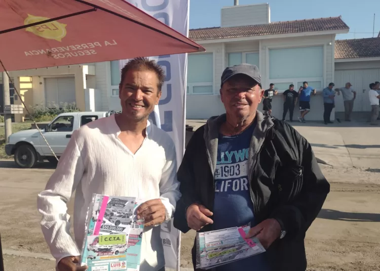 Nació en Países Bajos, vive en Traslasierra y acampó en El Caracolero con miras a ganar Las 24 Horas de la Corvina Negra