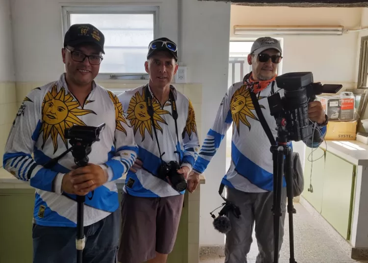 La corvina charrúa: doce uruguayos cubren y participan del certamen pesquero