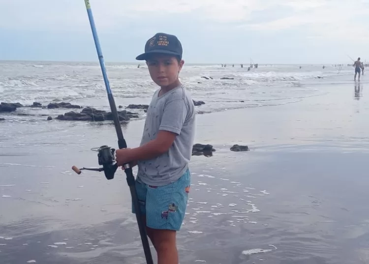 Pasión de todos: Dylan, con siete años, es el concursante más joven de Las 24 Horas de la Corvina Negra