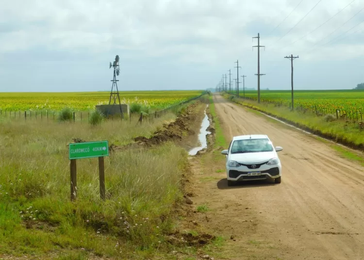 Colocaron cartelería en el camino rural entre Claromecó y Reta