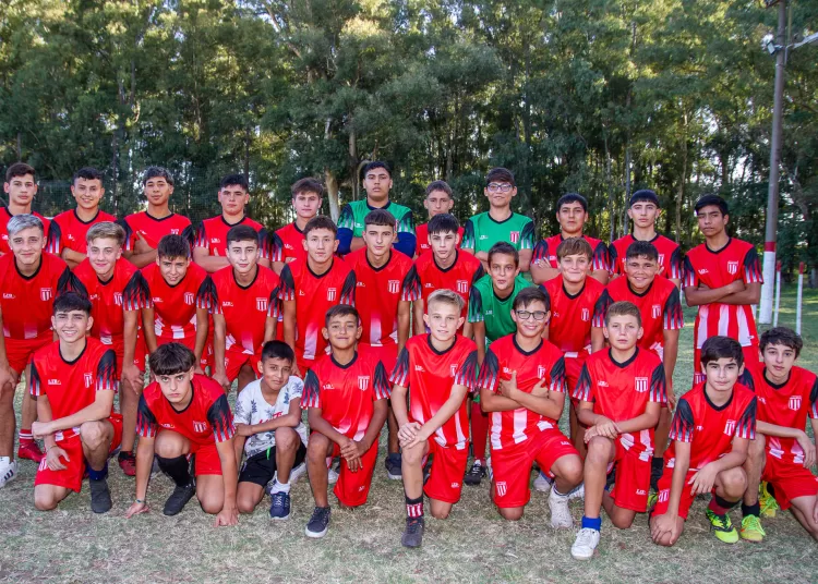 Liga de Fútbol: Echegoyen vuelve a jugar con Divisiones Formativas