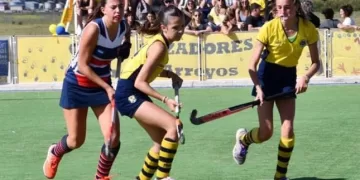 El hockey sobre césped convoca en la cancha sintética Municipal