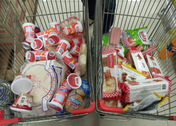 Decomisaron alimentos vencidos en un super de Libertad al 400