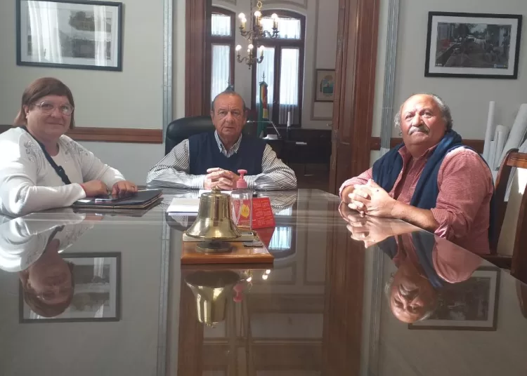 Sánchez se reunió con vecinos y entidades