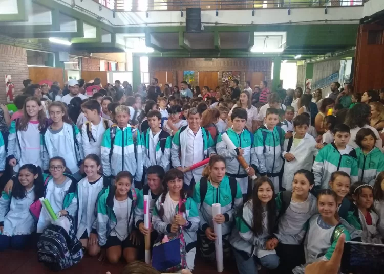 Comenzaron las clases en la ciudad; el «último primer día», sin disturbios