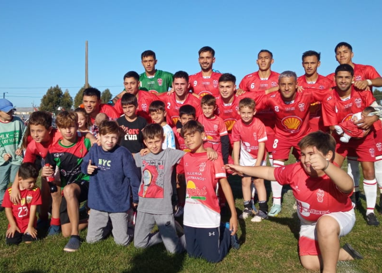 El Globo de Chaves levanta vuelo y sigue siendo puntero del Apertura